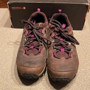 Merrill women olive size 9